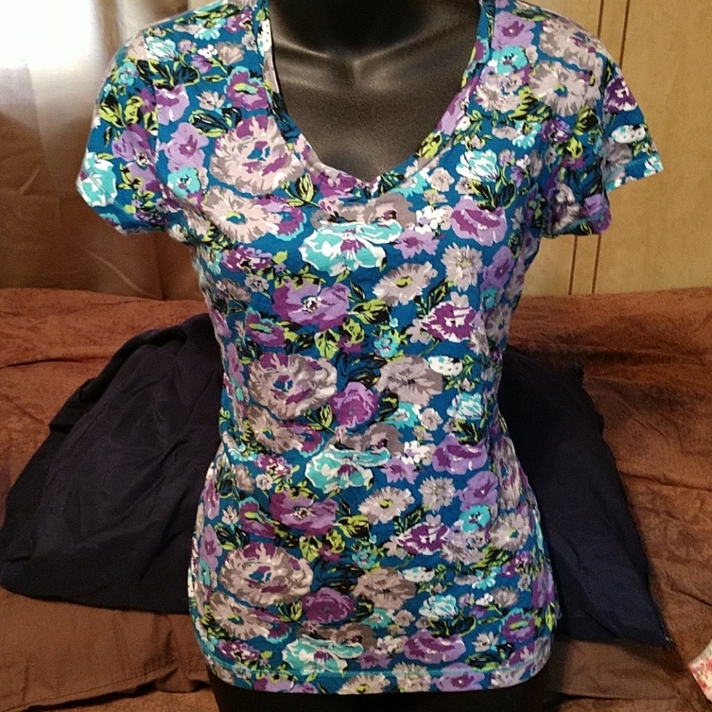 🛍️Purple and Blue soft V-Neck